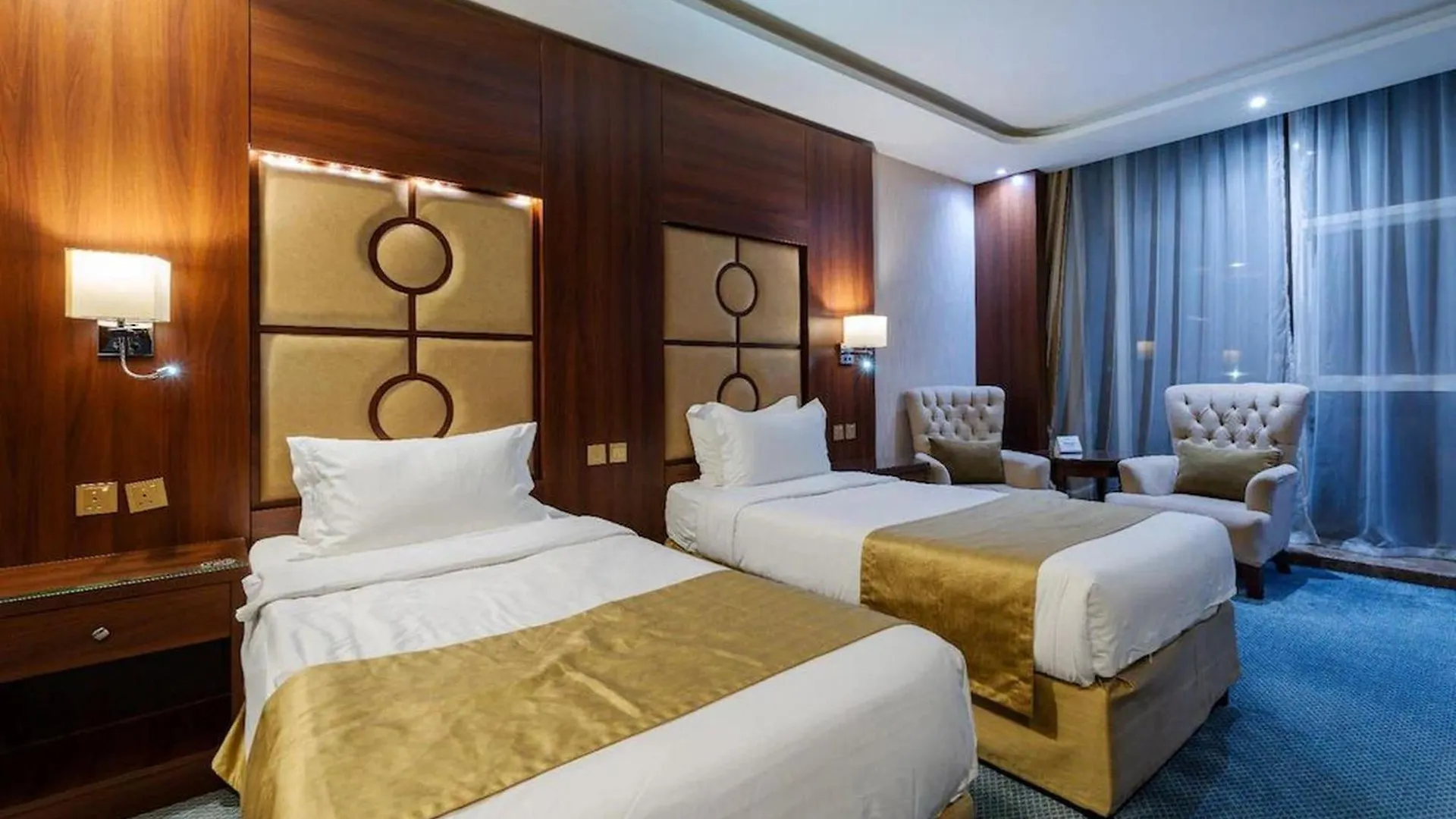 Dancenter Red Sea Fountain Alhamra Vivid Plaza Hotel Jeddah